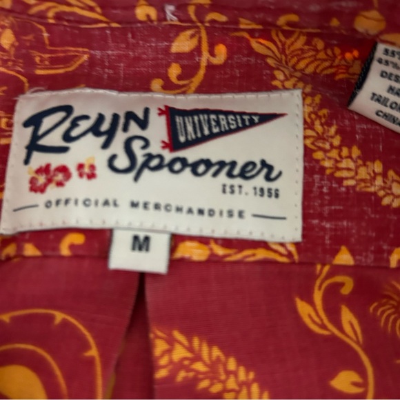 USC alumni Hawaiian shirt featuring school mascot and sights - Picture 4 of 8